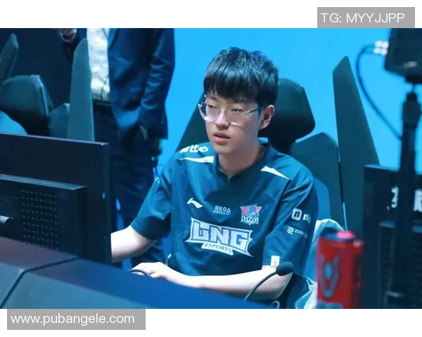 和平精英评论：BLG中路表现分析及其对战局的影响探讨