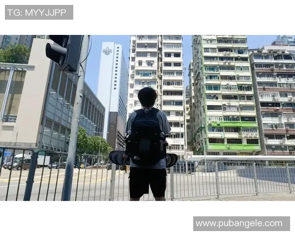 武汉滑板队的阵地战揭秘:探索滑板文化与城市街头的深度融合 武汉滑板队的阵地战揭秘:探索滑板文化与城市街头的深度融合