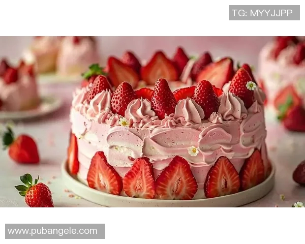 蛋糕的甜蜜世界:探秘各式蛋糕的制作技巧与创意装饰艺术